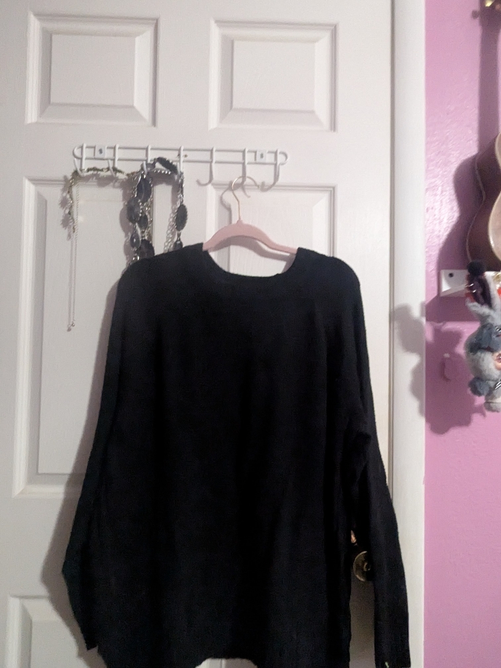 Time and Tru Black Crewneck Sweater